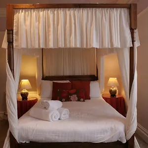 Hamilton Court **** Chester